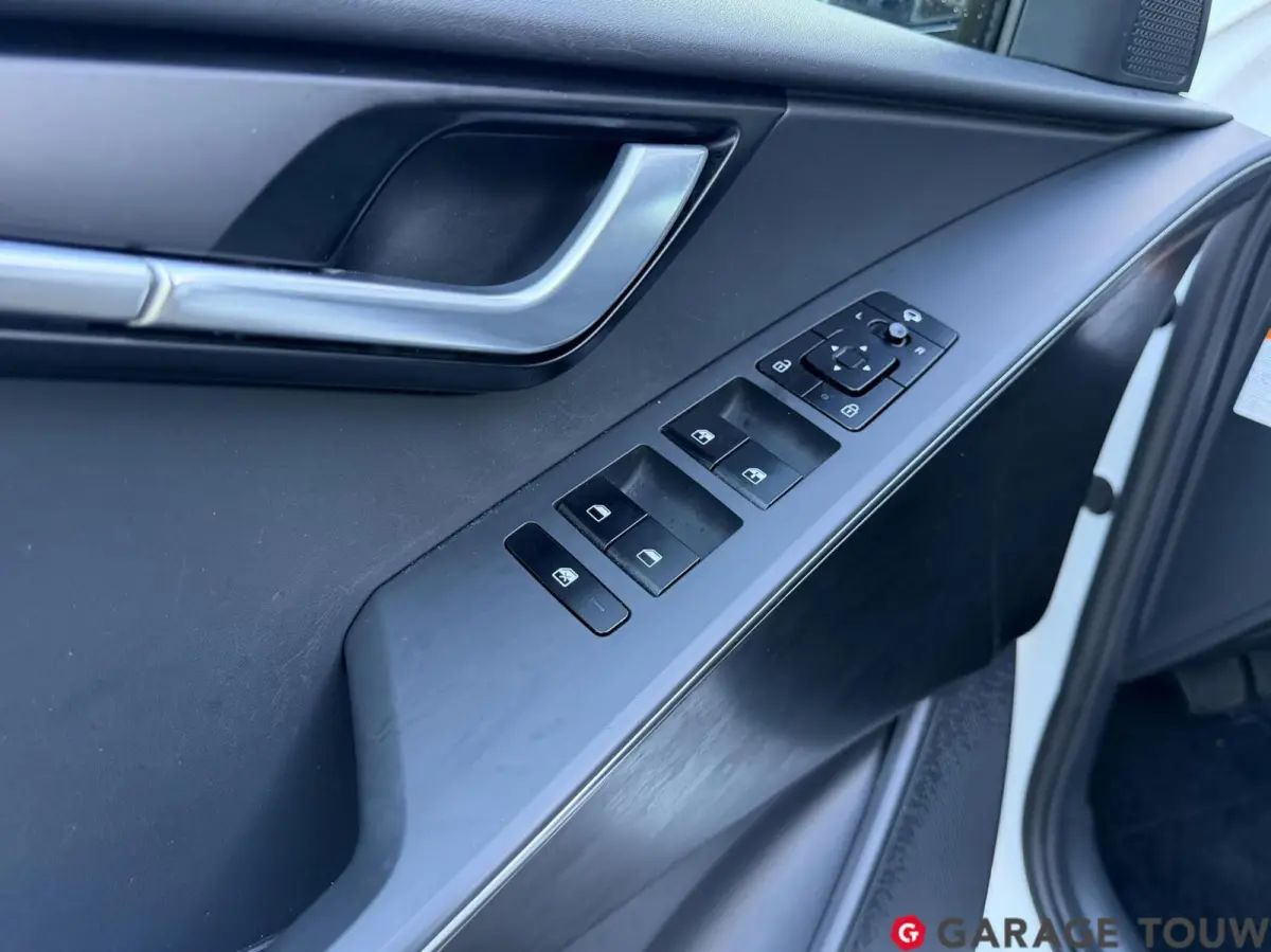 1.6 GDi Hybrid DynamicLine ACC, Camera, Keyless
