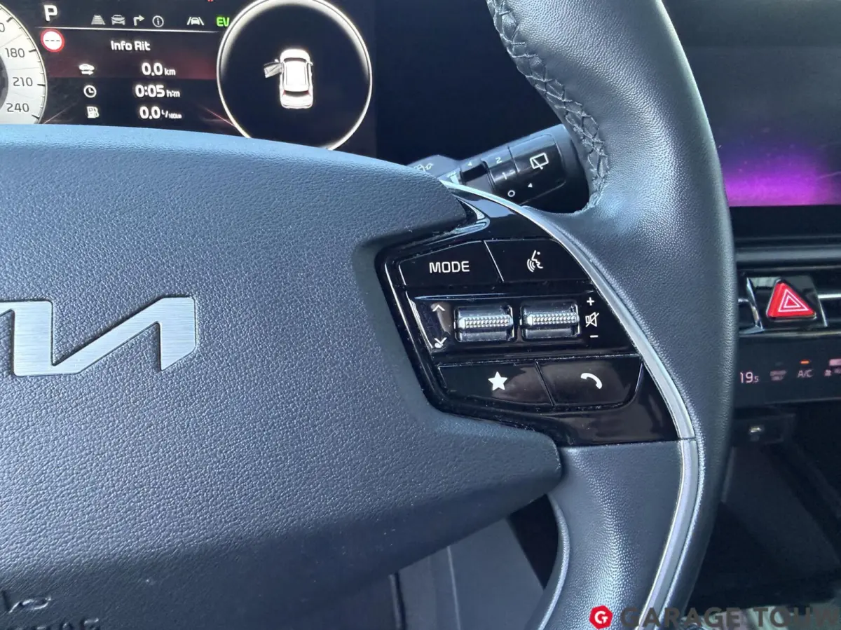 1.6 GDi Hybrid DynamicLine ACC, Camera, Keyless