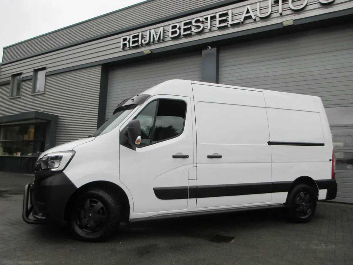 T35 2.3 dCi 180pk, L2, Navi, Camera, LED, 2x Schuifdeur, Trekhaak, 3-Zits.