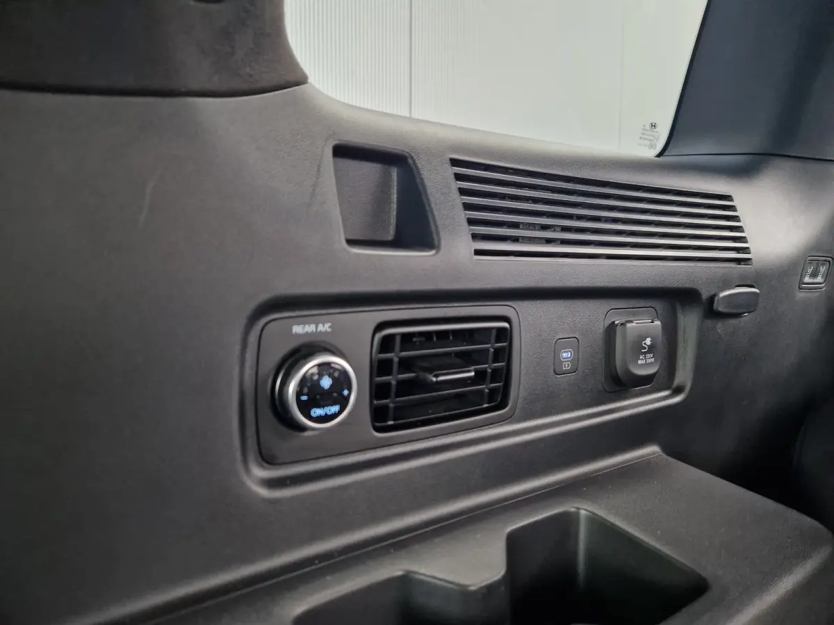 1.6 T-GDI PHEV Black Line 4WD 7p