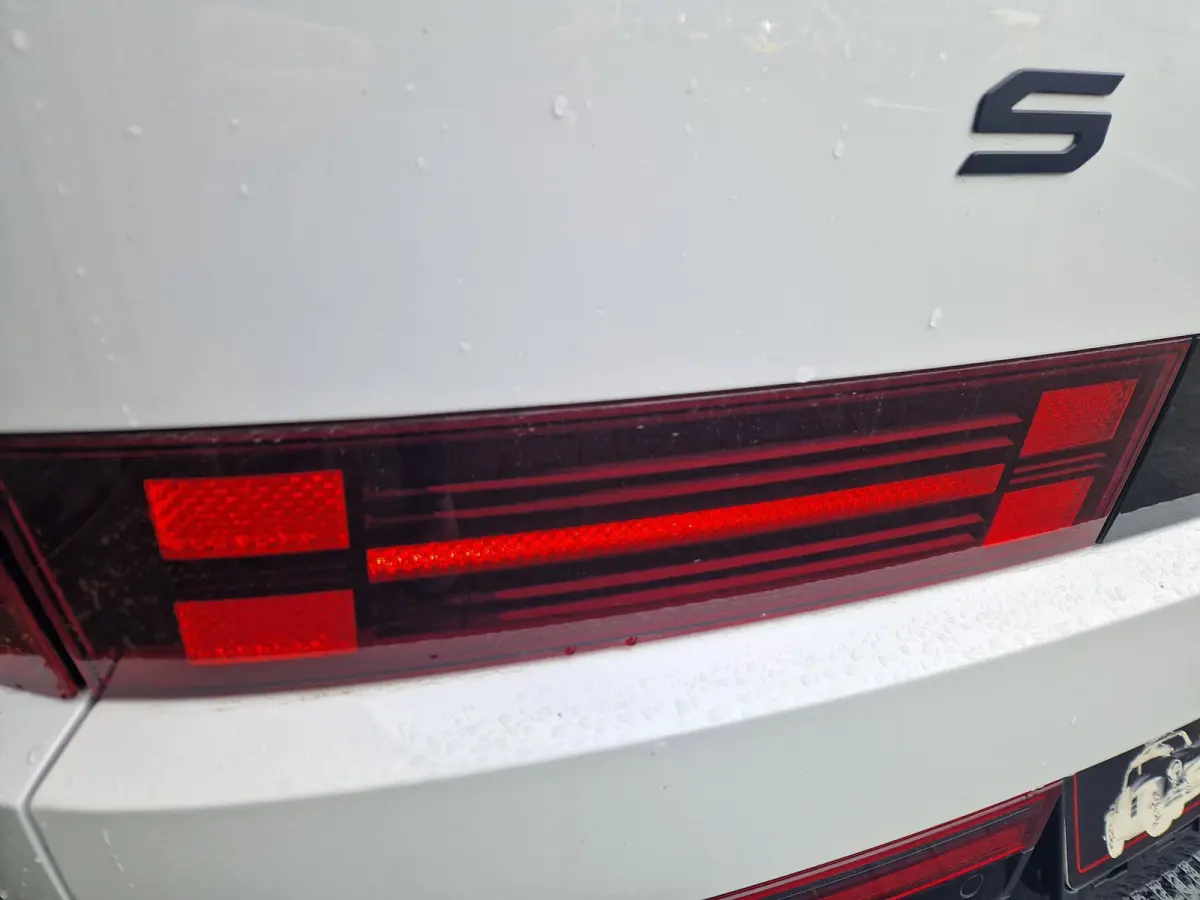 1.6 T-GDI PHEV Black Line 4WD 7p