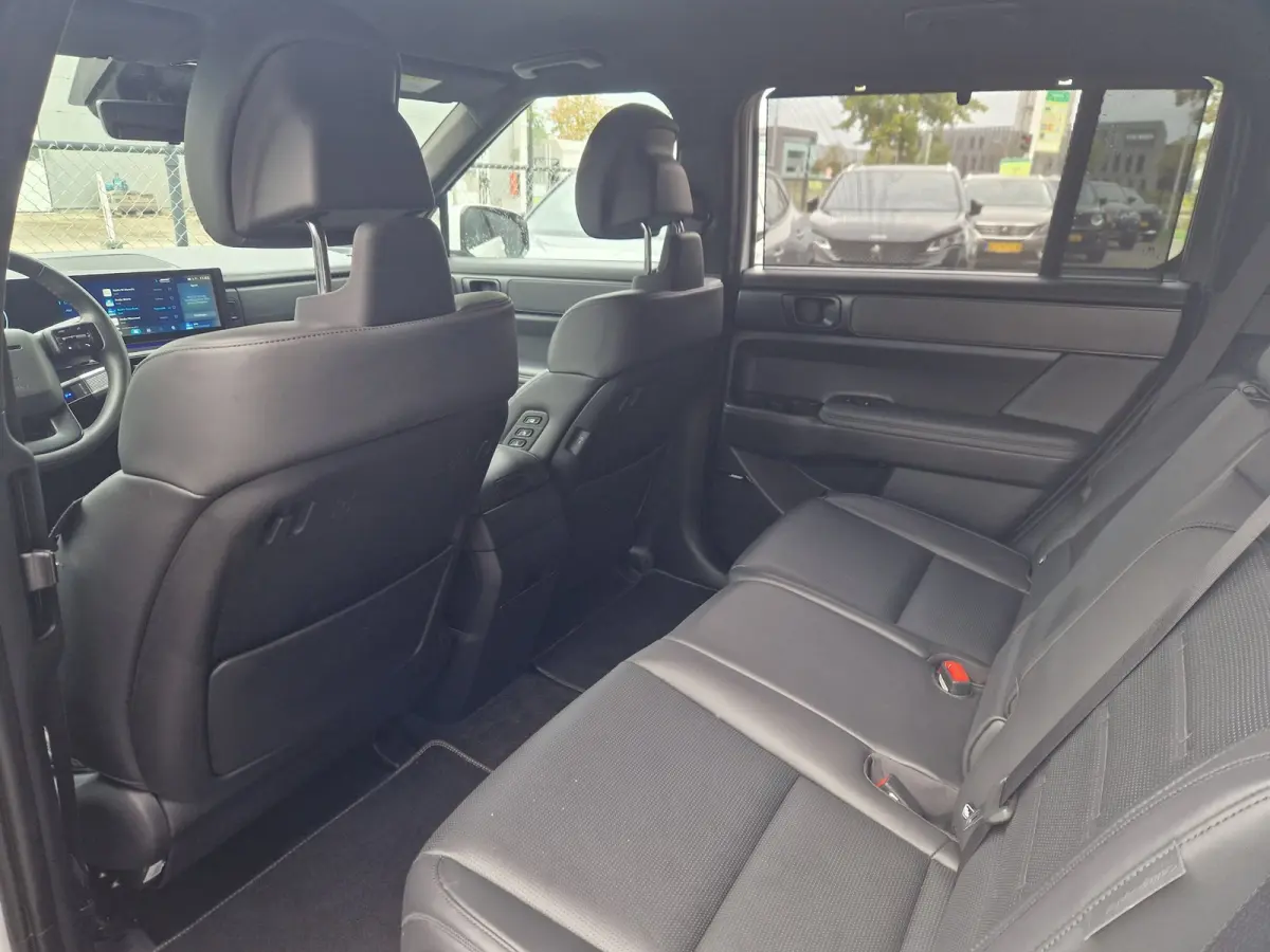 1.6 T-GDI PHEV Black Line 4WD 7p