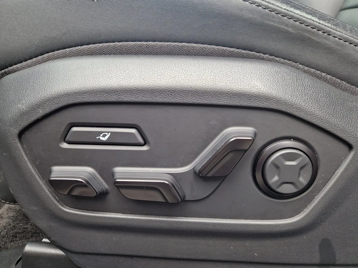 1.6 T-GDI PHEV Black Line 4WD 7p