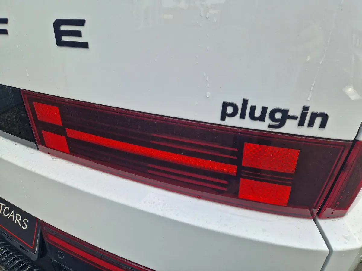 1.6 T-GDI PHEV Black Line 4WD 7p