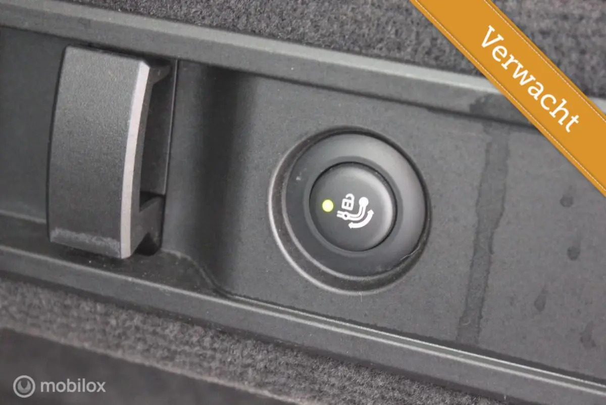 330e WIDESCREEN SOH91% TREKHAAK CARPLAY CAMERA