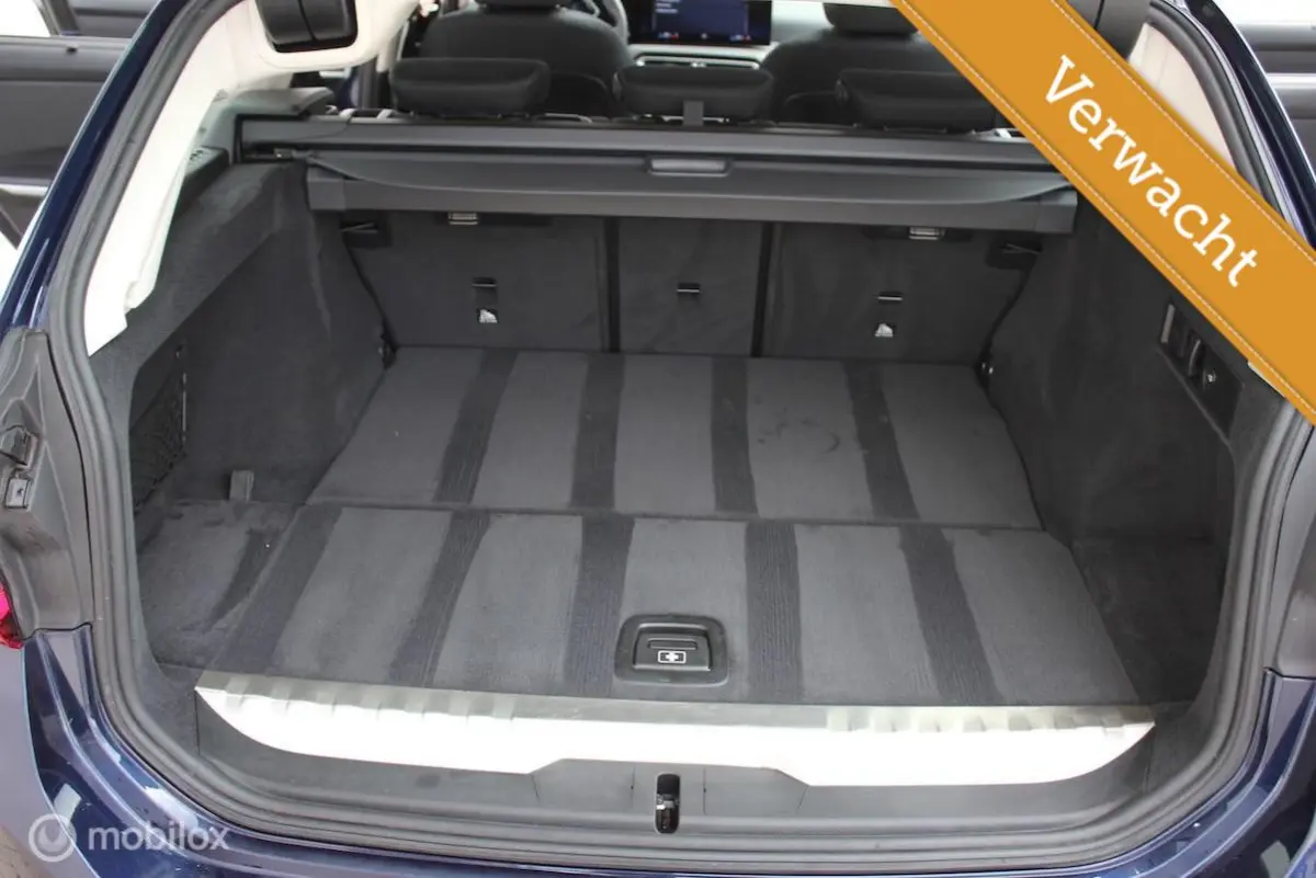 330e WIDESCREEN SOH91% TREKHAAK CARPLAY CAMERA