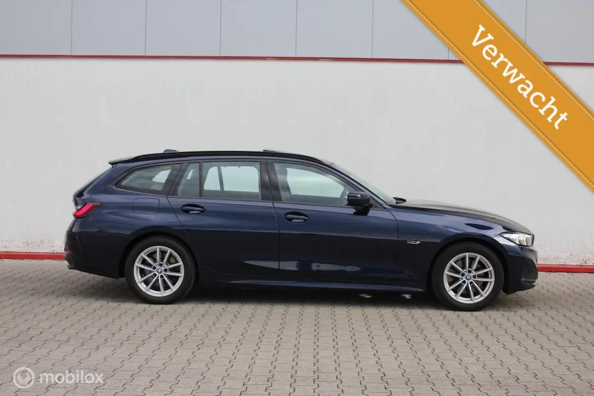 330e WIDESCREEN SOH91% TREKHAAK CARPLAY CAMERA