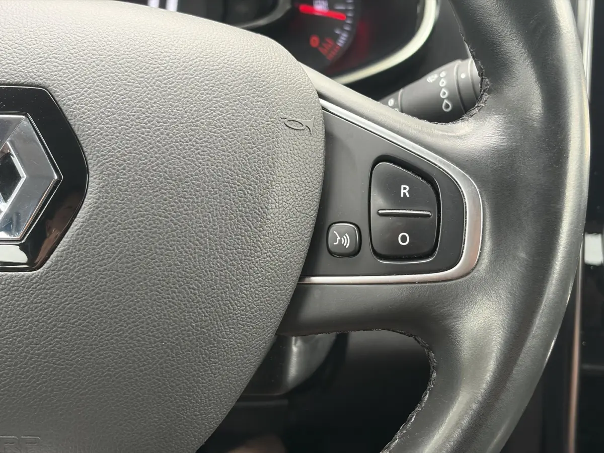 0.9 TCe Intens ✓D-Ketting vv in 01-2026✓Camera✓Navi✓Keyless✓Dealer Onderhouden✓Halfleder✓LED✓Lm velgen✓Airco✓Cruise✓Pdc V+A✓4 Elekt Ramen✓N.A.P✓Apk tot 05-2027