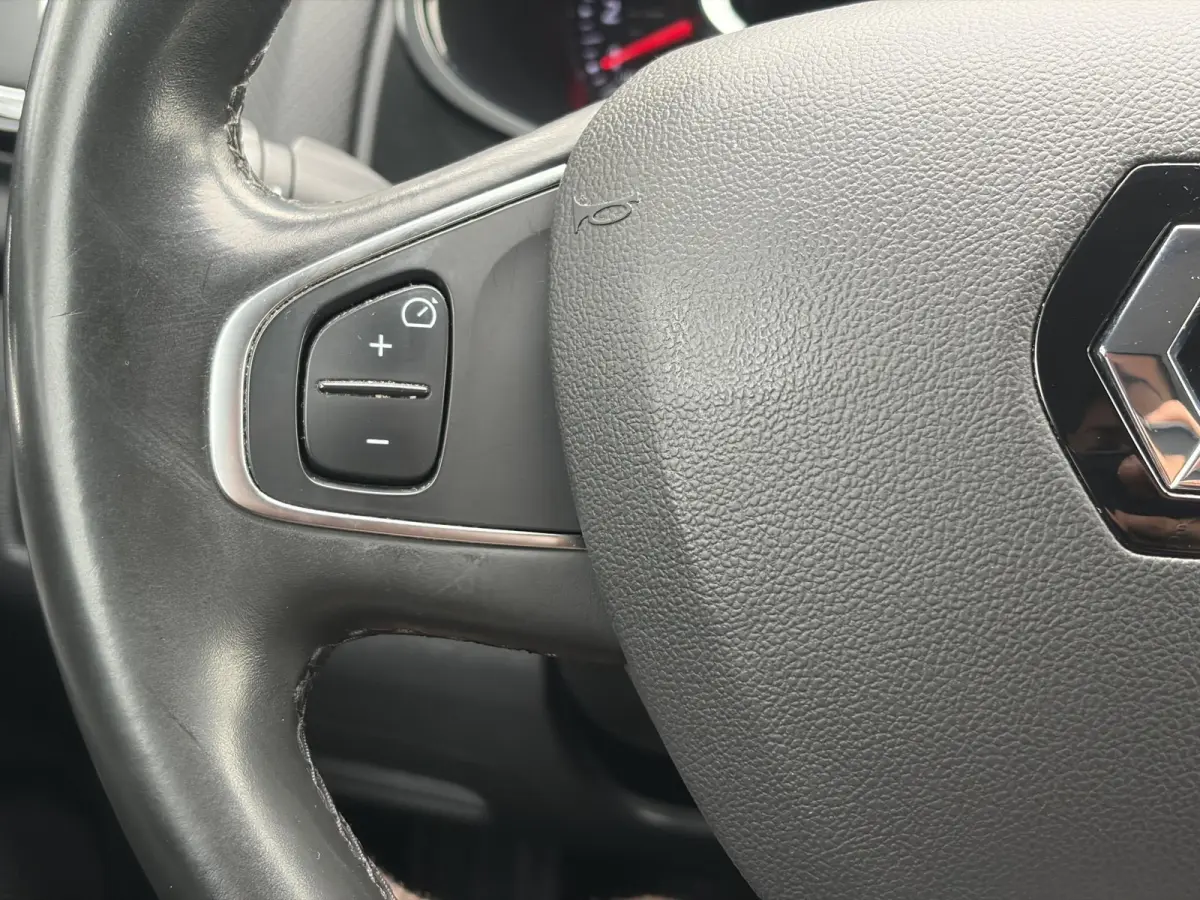 0.9 TCe Intens ✓D-Ketting vv in 01-2026✓Camera✓Navi✓Keyless✓Dealer Onderhouden✓Halfleder✓LED✓Lm velgen✓Airco✓Cruise✓Pdc V+A✓4 Elekt Ramen✓N.A.P✓Apk tot 05-2027