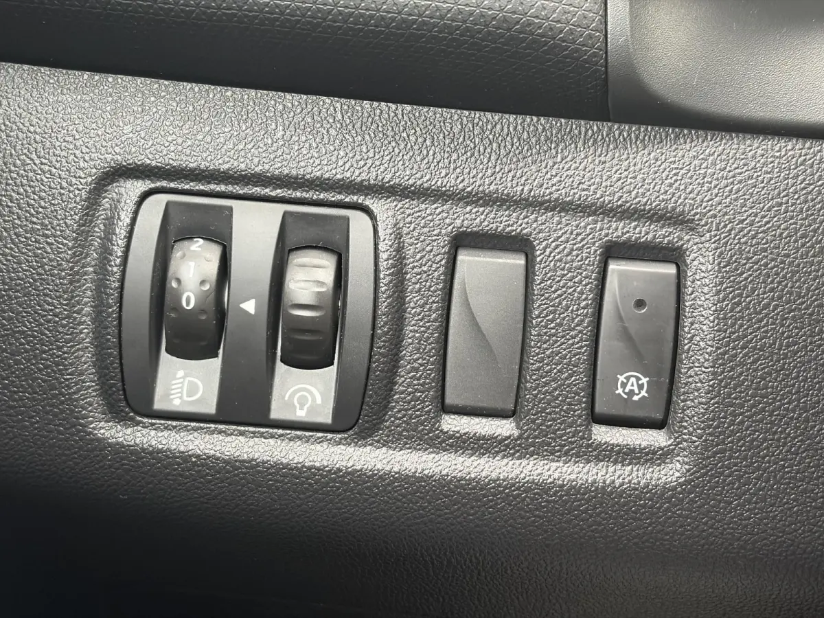0.9 TCe Intens ✓D-Ketting vv in 01-2026✓Camera✓Navi✓Keyless✓Dealer Onderhouden✓Halfleder✓LED✓Lm velgen✓Airco✓Cruise✓Pdc V+A✓4 Elekt Ramen✓N.A.P✓Apk tot 05-2027