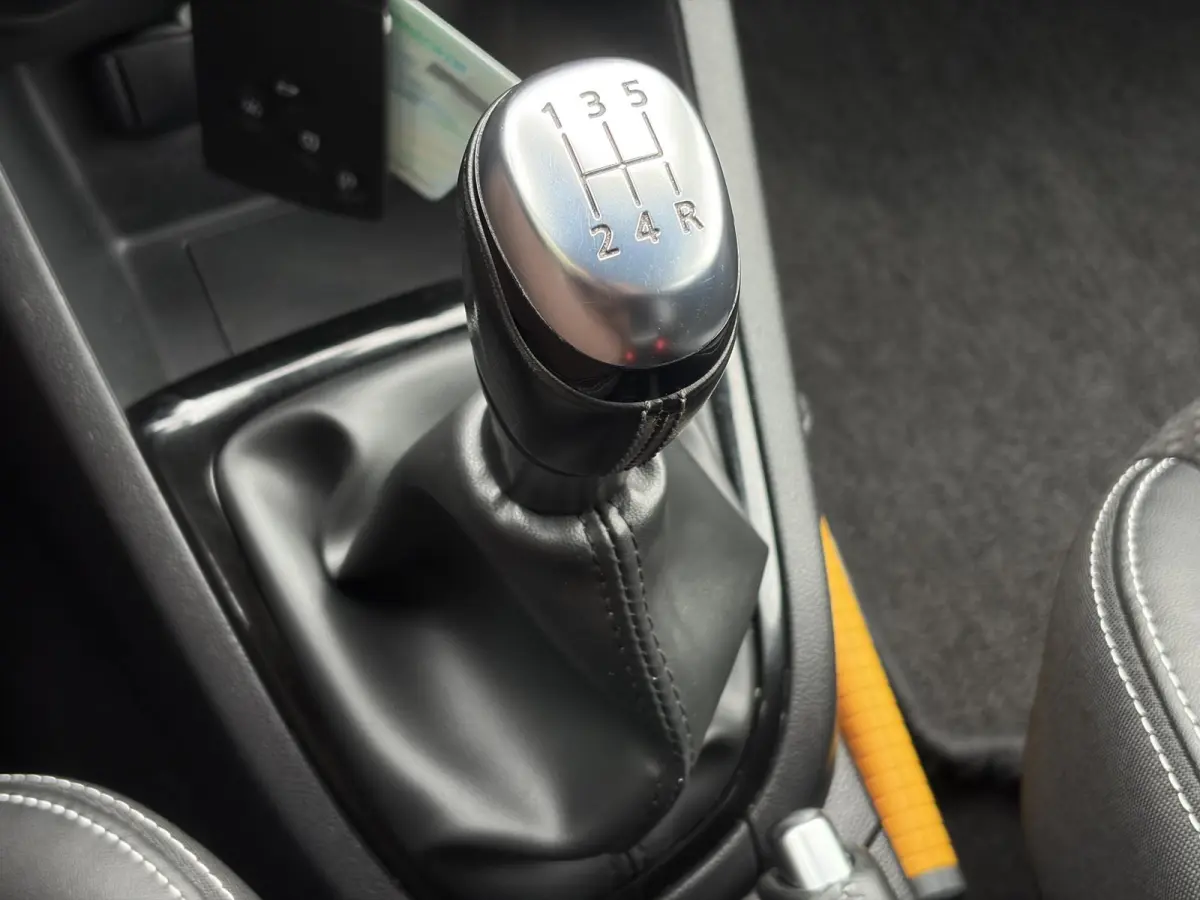 0.9 TCe Intens ✓D-Ketting vv in 01-2026✓Camera✓Navi✓Keyless✓Dealer Onderhouden✓Halfleder✓LED✓Lm velgen✓Airco✓Cruise✓Pdc V+A✓4 Elekt Ramen✓N.A.P✓Apk tot 05-2027