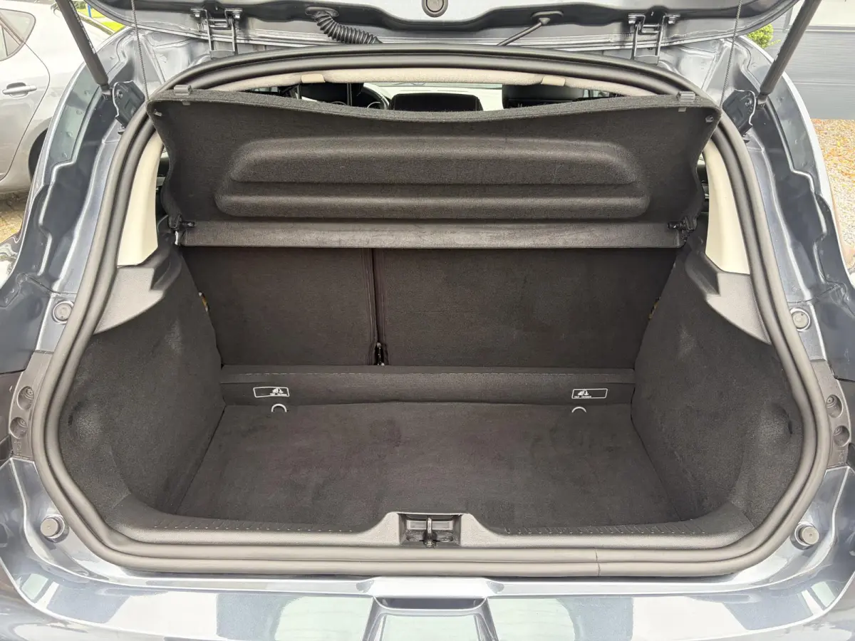 0.9 TCe Intens ✓D-Ketting vv in 01-2026✓Camera✓Navi✓Keyless✓Dealer Onderhouden✓Halfleder✓LED✓Lm velgen✓Airco✓Cruise✓Pdc V+A✓4 Elekt Ramen✓N.A.P✓Apk tot 05-2027