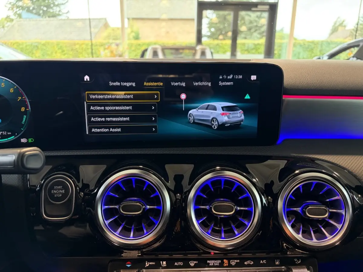 A 250e AMG Night Pano Sfeerlicht Leder Camera MBUX+ Afn.Trekhaak