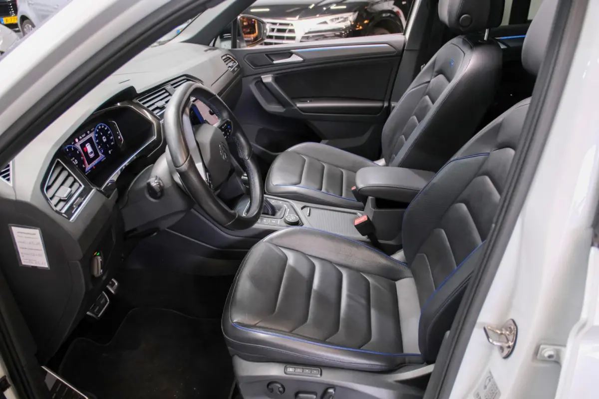 2.0 TSI R 75 Edition 4Motion 320PK | Pano
