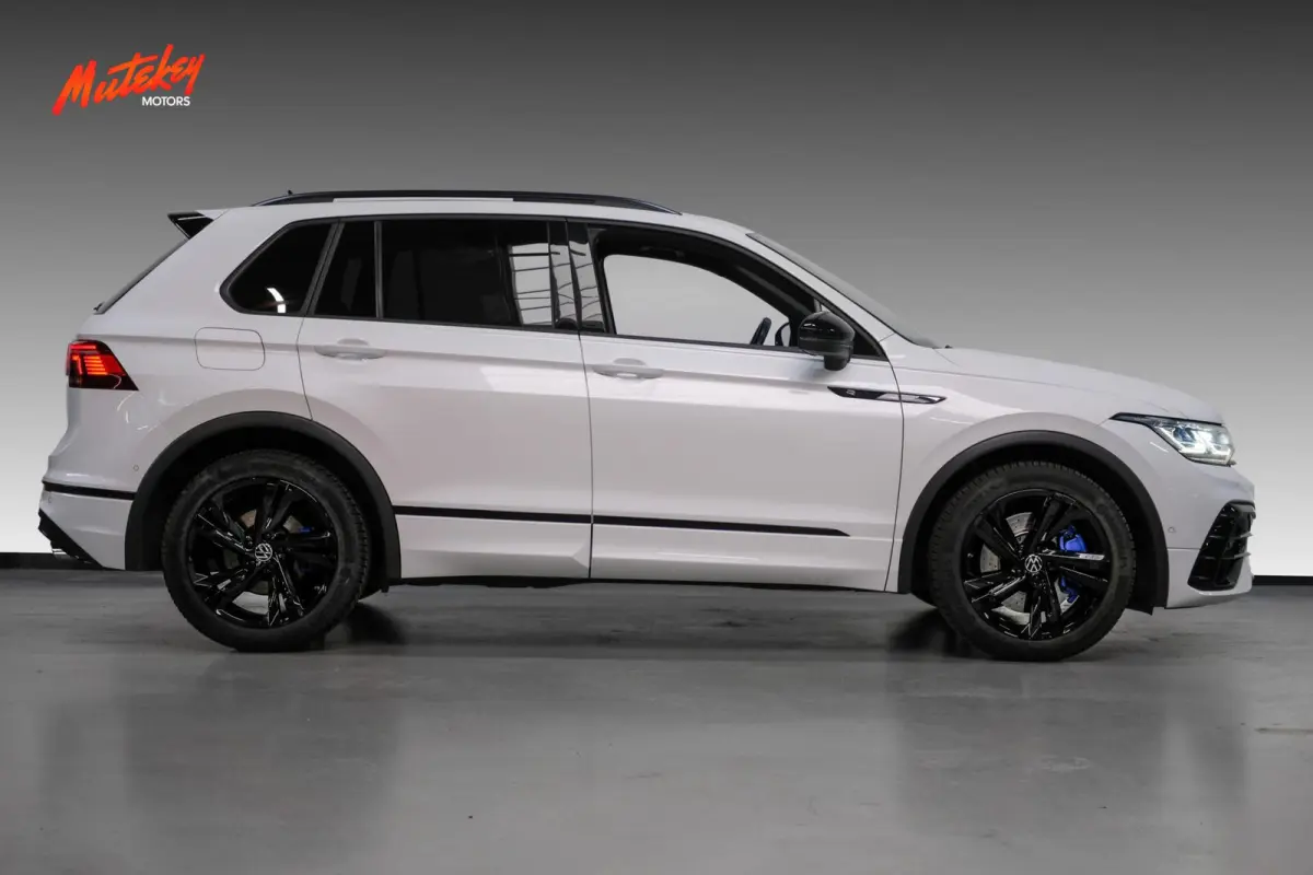 2.0 TSI R 75 Edition 4Motion 320PK | Pano