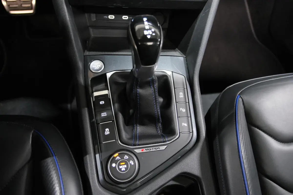 2.0 TSI R 75 Edition 4Motion 320PK | Pano