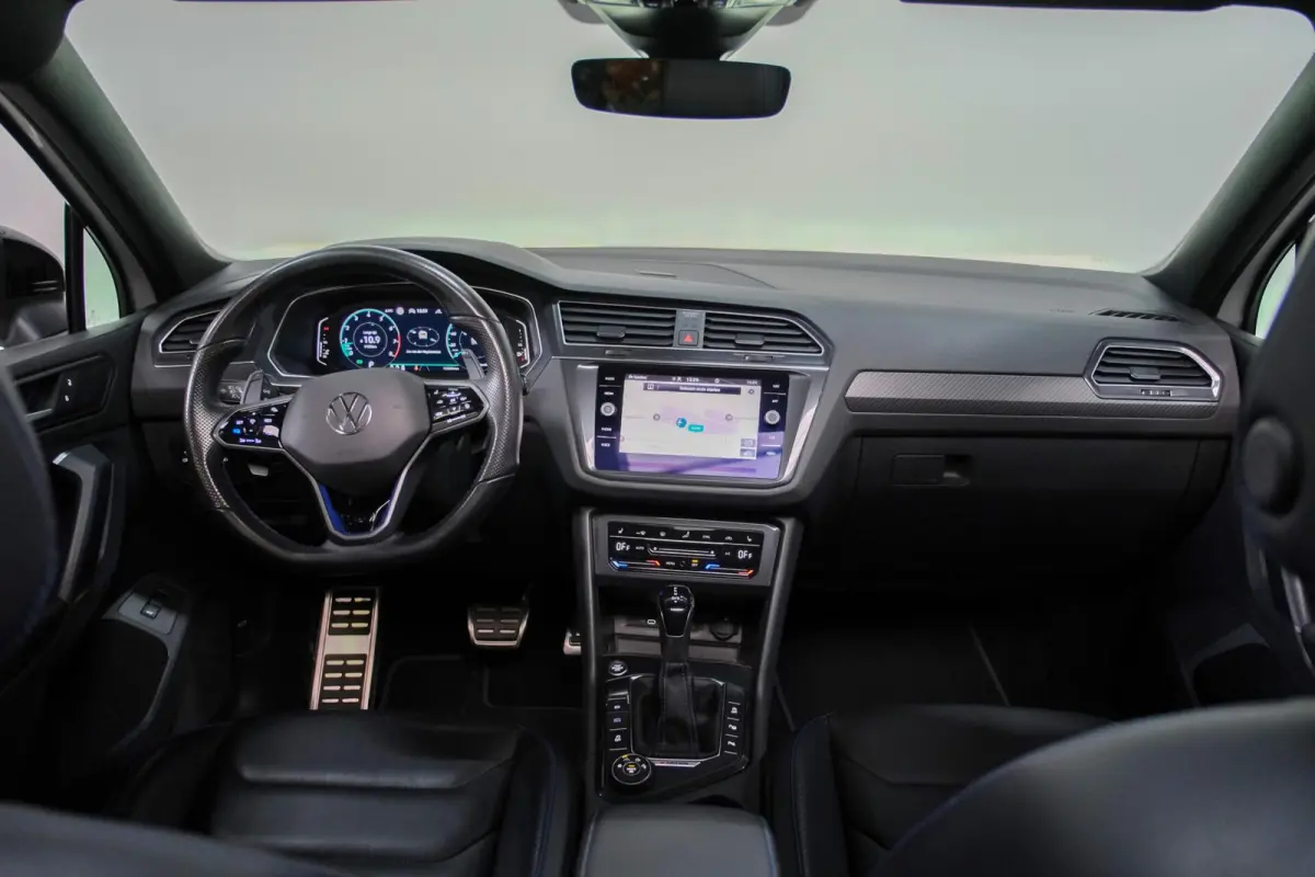 2.0 TSI R 75 Edition 4Motion 320PK | Pano