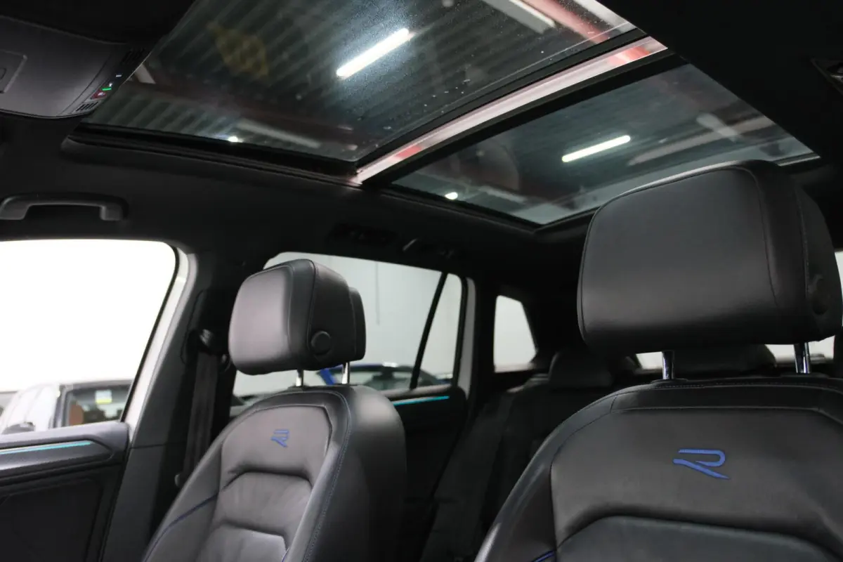 2.0 TSI R 75 Edition 4Motion 320PK | Pano
