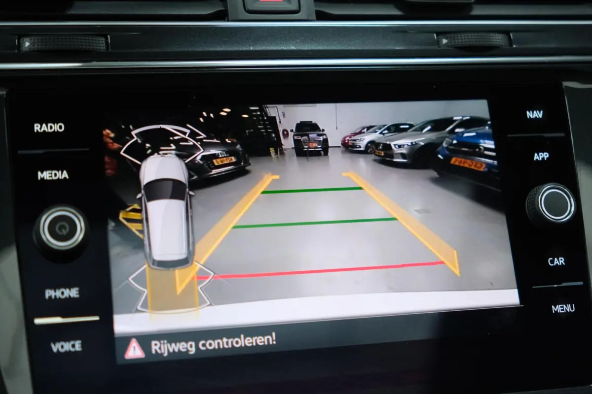 2.0 TSI R 75 Edition 4Motion 320PK | Pano