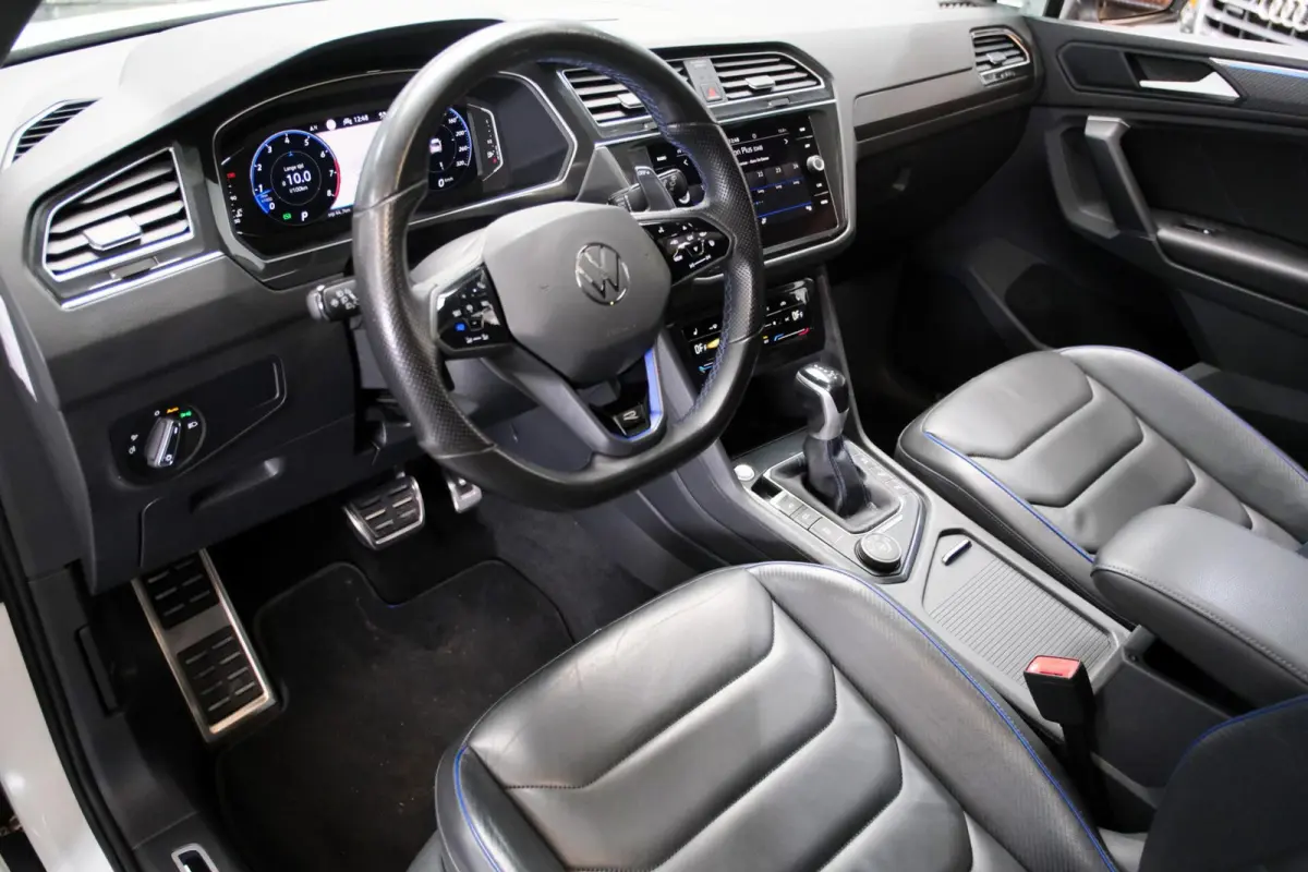 2.0 TSI R 75 Edition 4Motion 320PK | Pano
