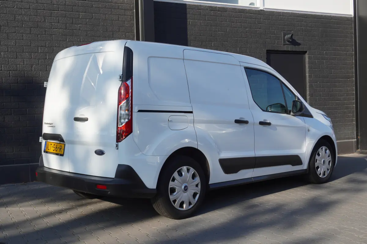 1.5 EcoBlue 100PK Automaat EURO 6 - Airco - Navi - Camera - € 13.950,- Excl.