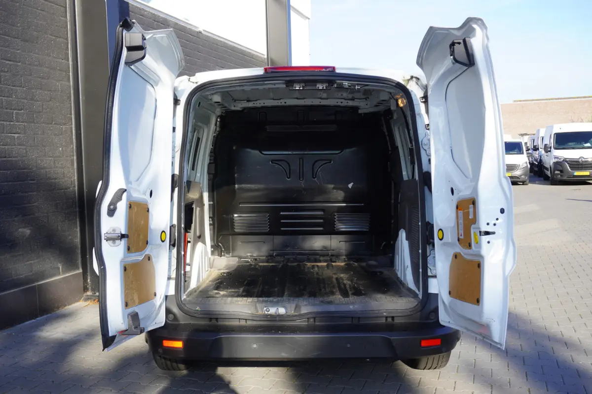 1.5 EcoBlue 100PK Automaat EURO 6 - Airco - Navi - Camera - € 13.950,- Excl.