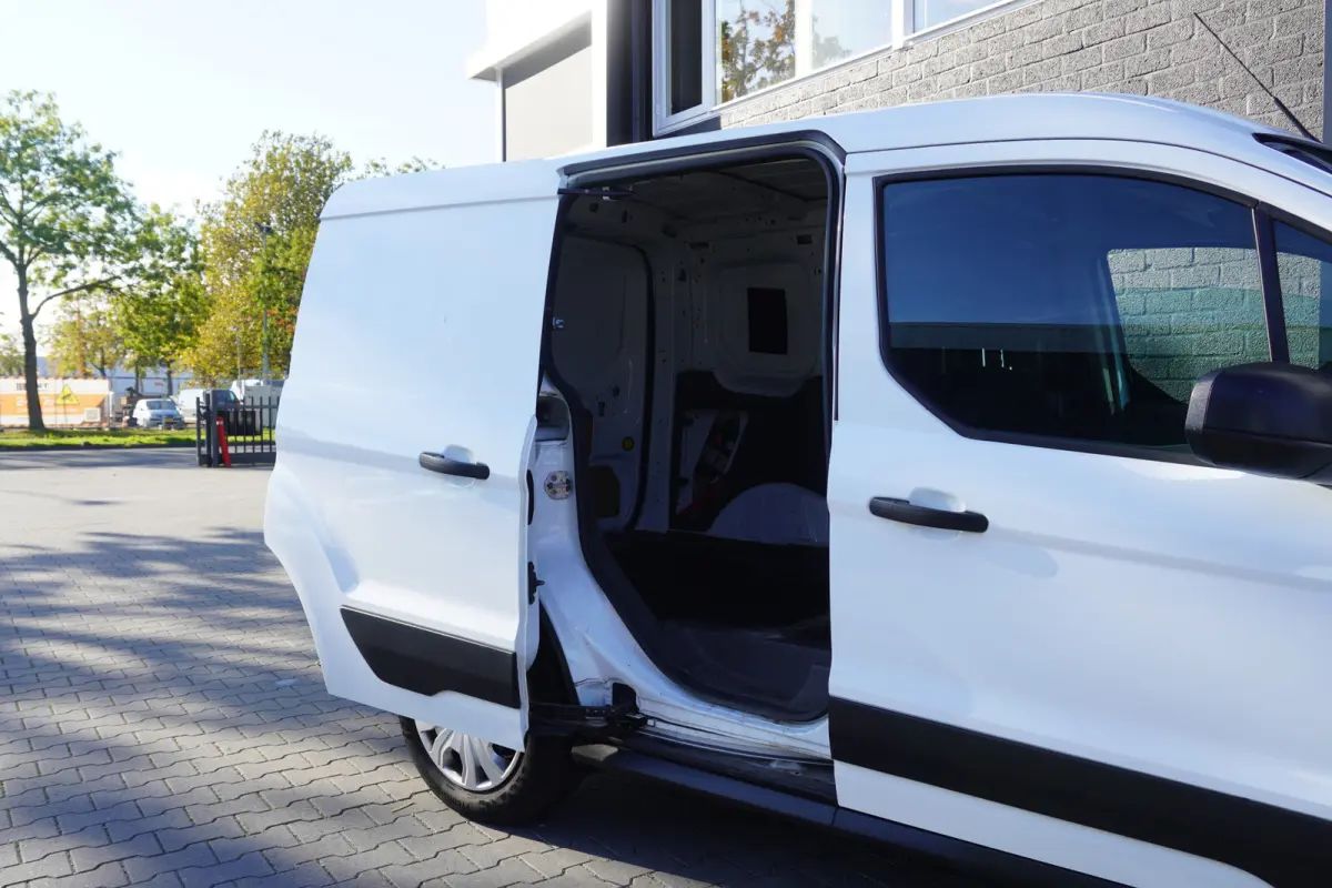 1.5 EcoBlue 100PK Automaat EURO 6 - Airco - Navi - Camera - € 13.950,- Excl.
