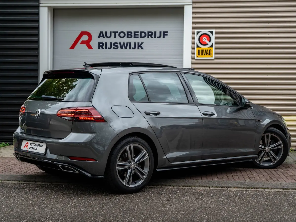 1.5 TSI 3xR-Line Pano/Camera/AppleCarPlay