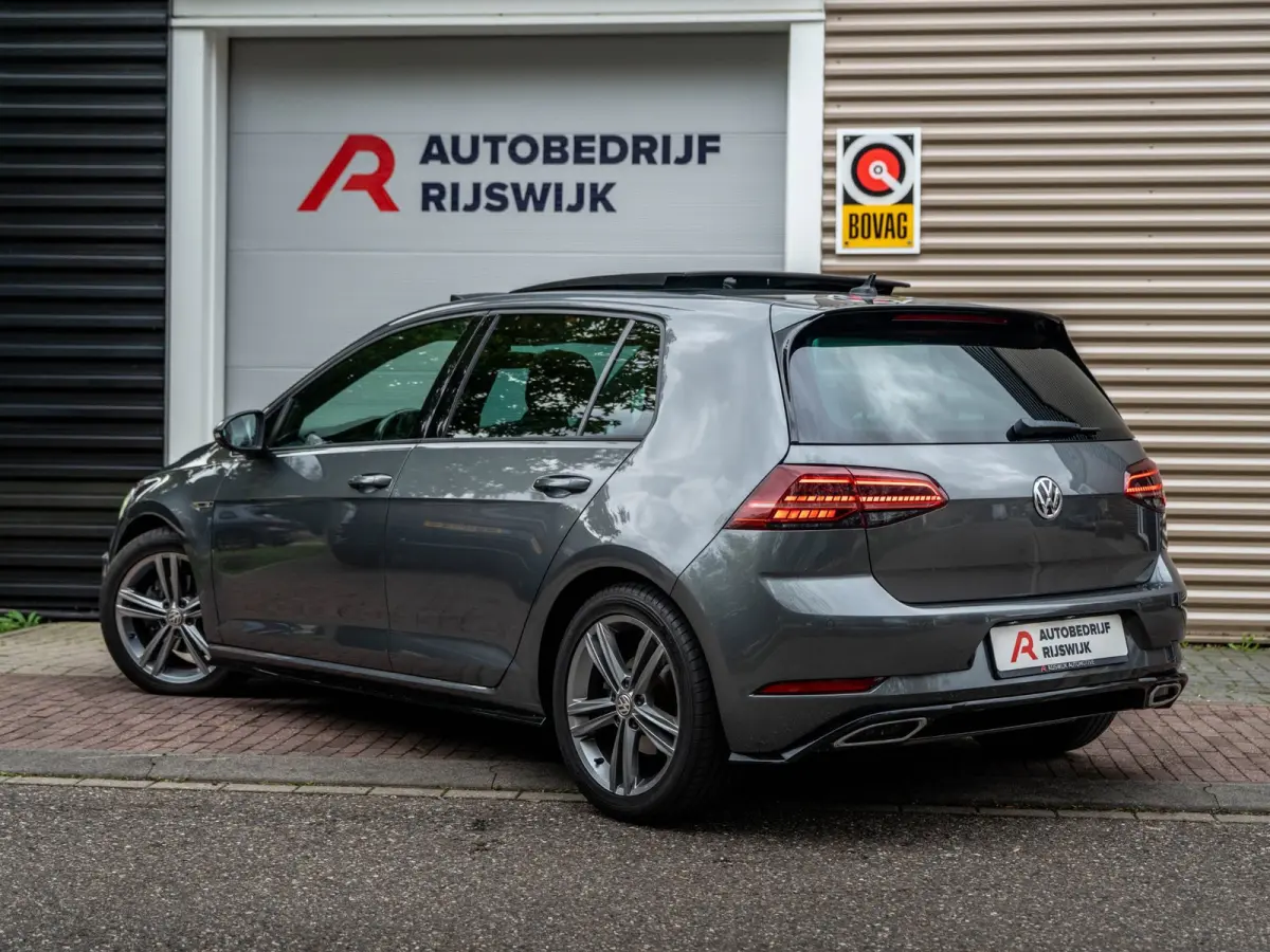 1.5 TSI 3xR-Line Pano/Camera/AppleCarPlay