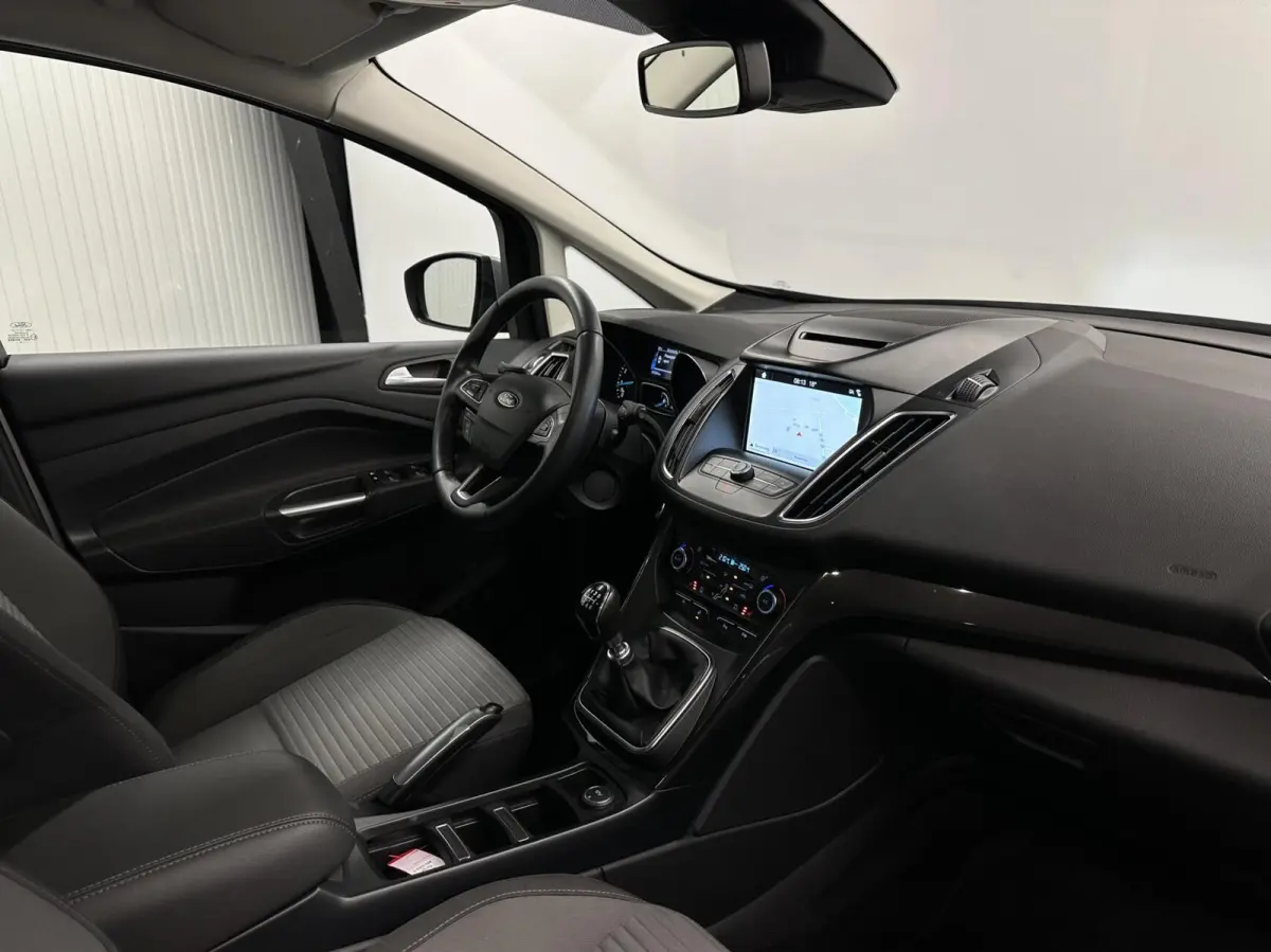 1.0 Sport TREKHAAK NAVI CARPLAY CAMERA LM ECC CRUISE 47000KM.