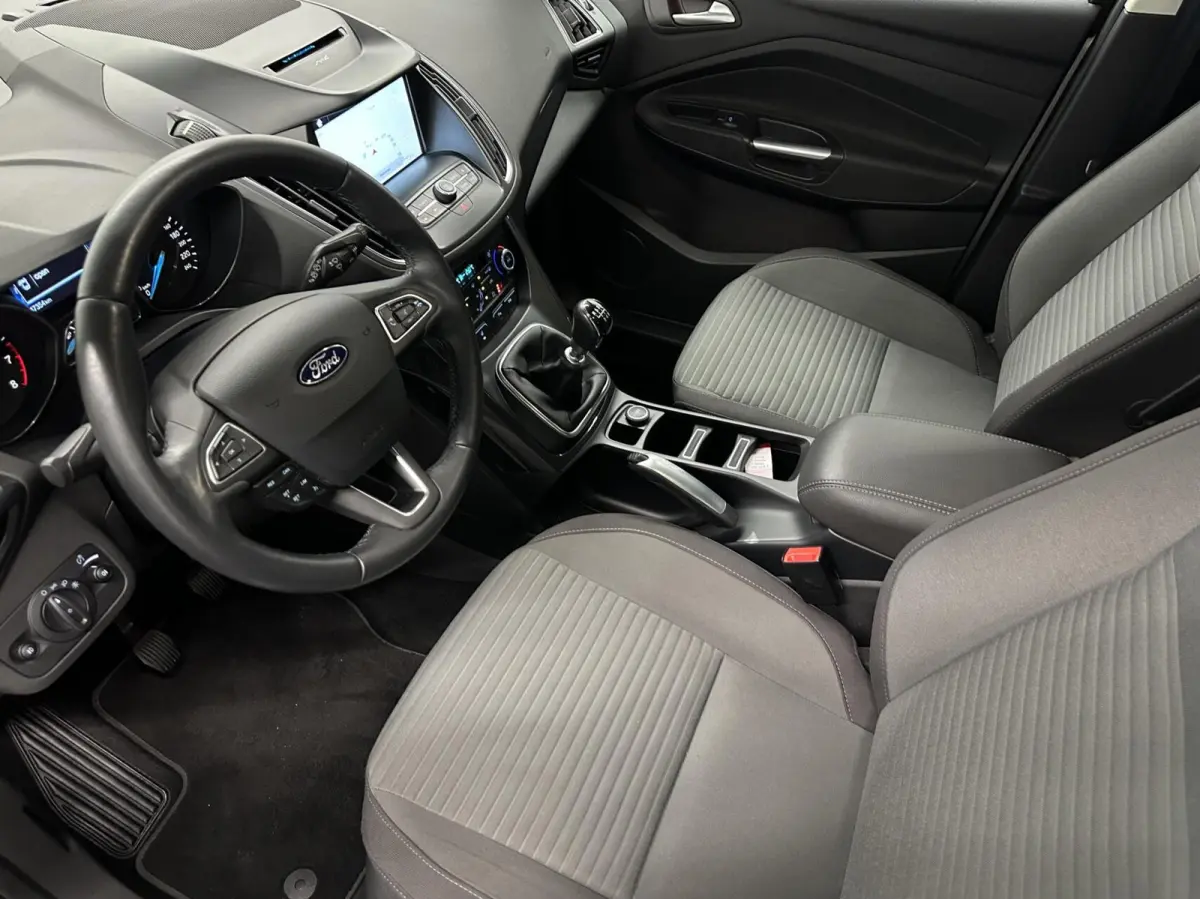 1.0 Sport TREKHAAK NAVI CARPLAY CAMERA LM ECC CRUISE 47000KM.