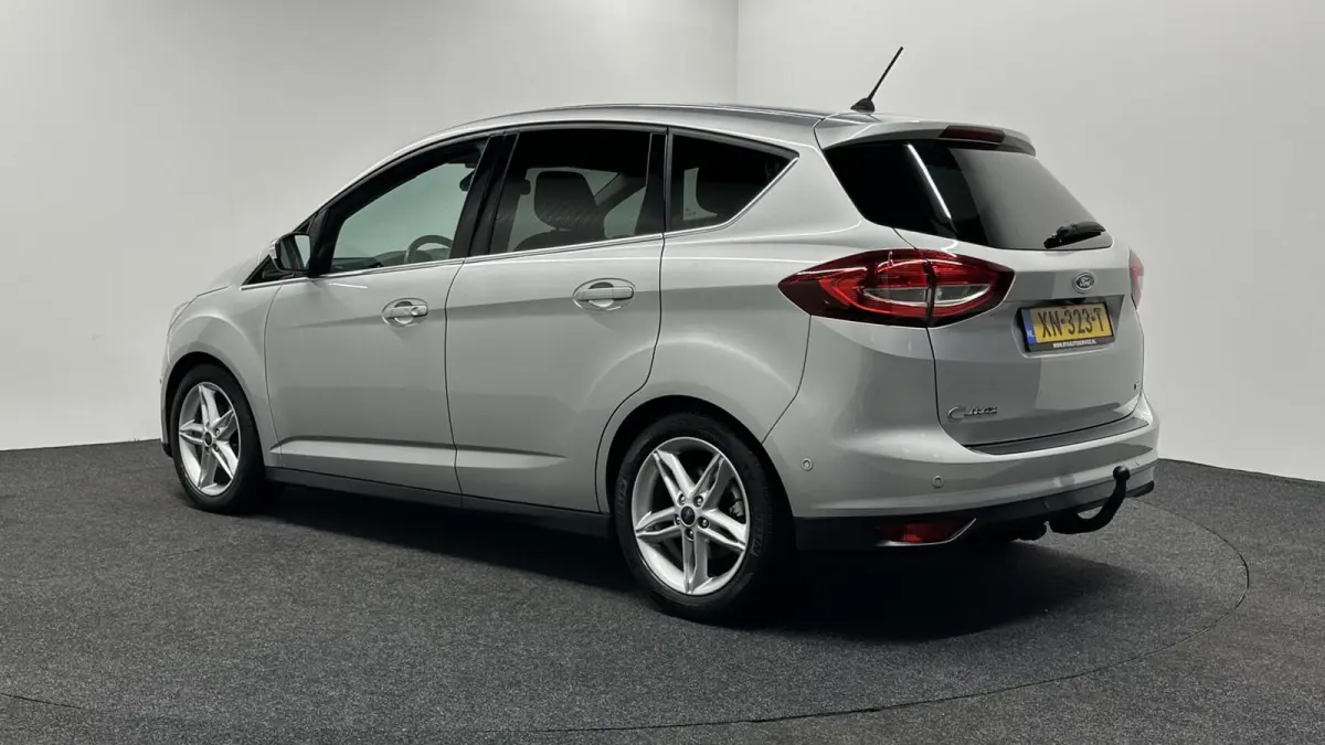 1.0 Sport TREKHAAK NAVI CARPLAY CAMERA LM ECC CRUISE 47000KM.