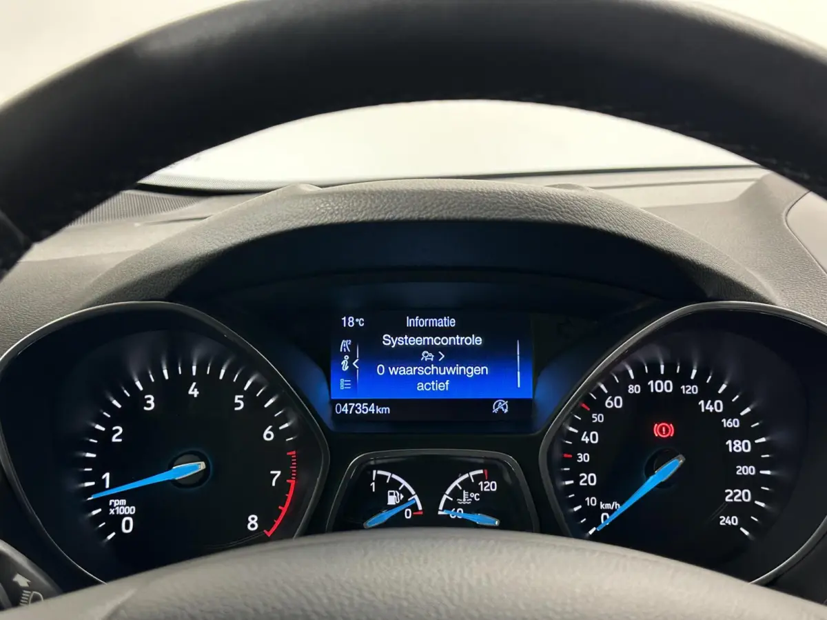 1.0 Sport TREKHAAK NAVI CARPLAY CAMERA LM ECC CRUISE 47000KM.