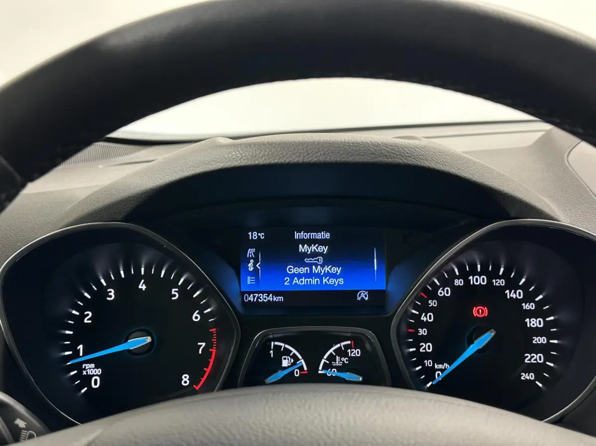 1.0 Sport TREKHAAK NAVI CARPLAY CAMERA LM ECC CRUISE 47000KM.