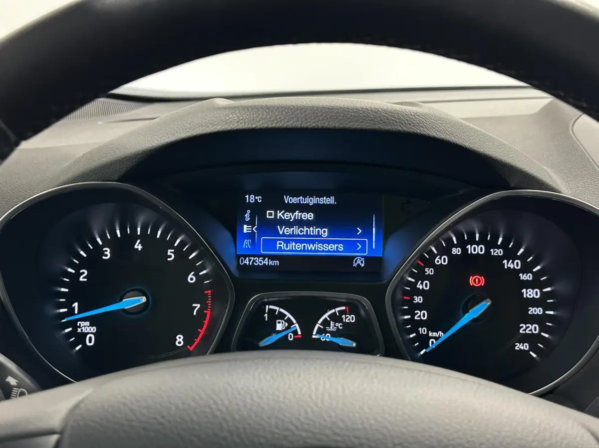 1.0 Sport TREKHAAK NAVI CARPLAY CAMERA LM ECC CRUISE 47000KM.