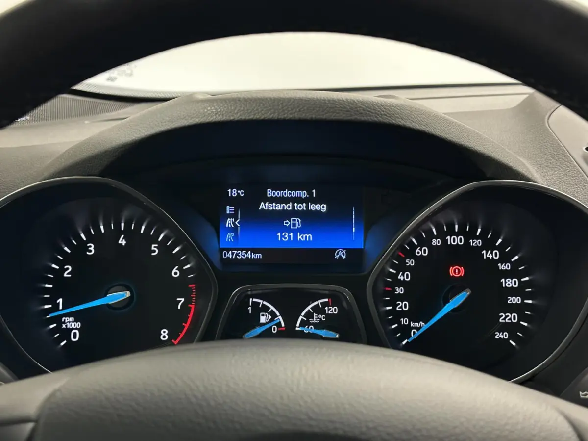 1.0 Sport TREKHAAK NAVI CARPLAY CAMERA LM ECC CRUISE 47000KM.