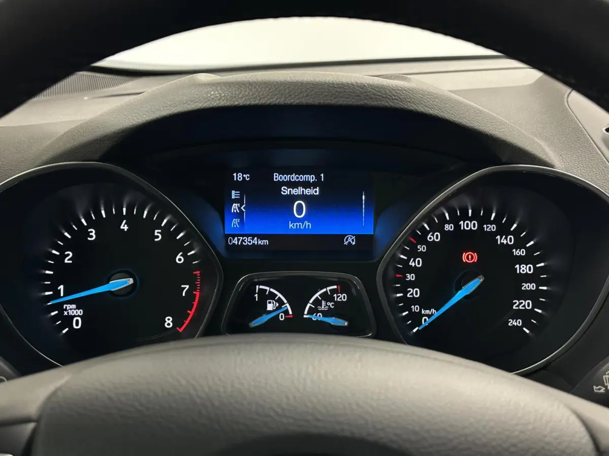 1.0 Sport TREKHAAK NAVI CARPLAY CAMERA LM ECC CRUISE 47000KM.