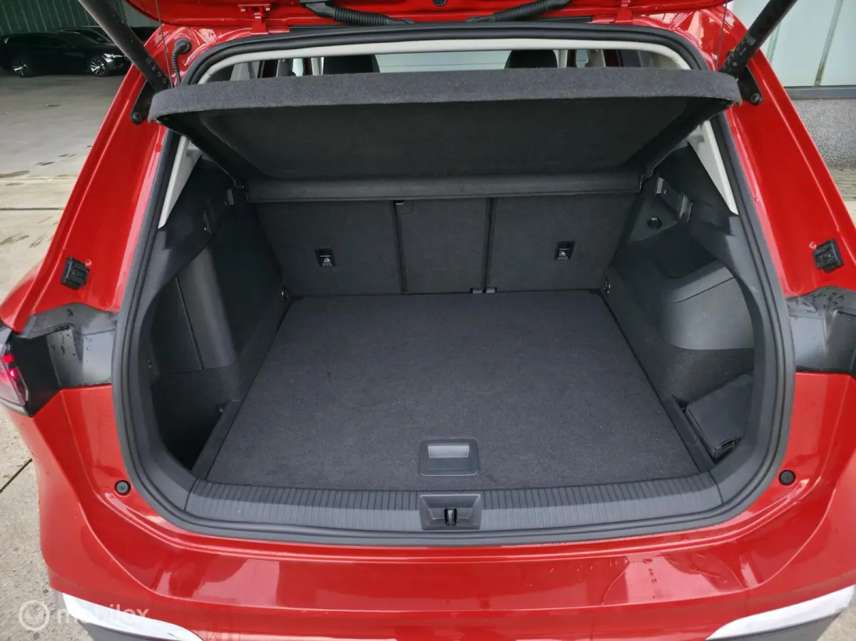 1.5 eHybrid Elegance / 360' / El. Trekh.
