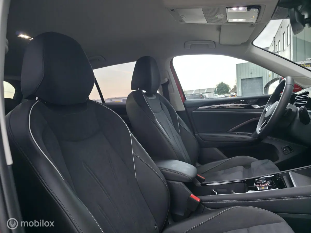 1.5 eHybrid Elegance / 360' / El. Trekh.
