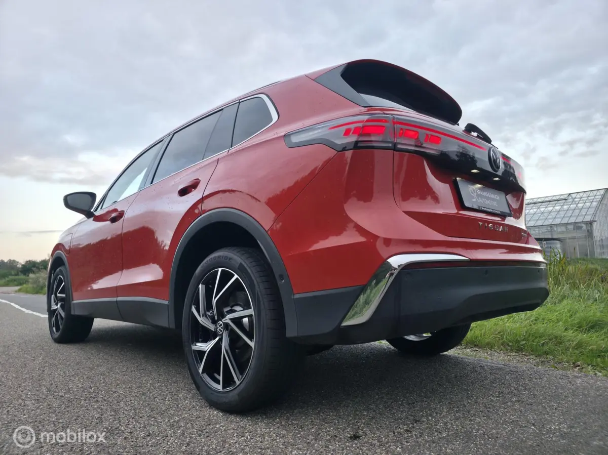 1.5 eHybrid Elegance / 360' / El. Trekh.