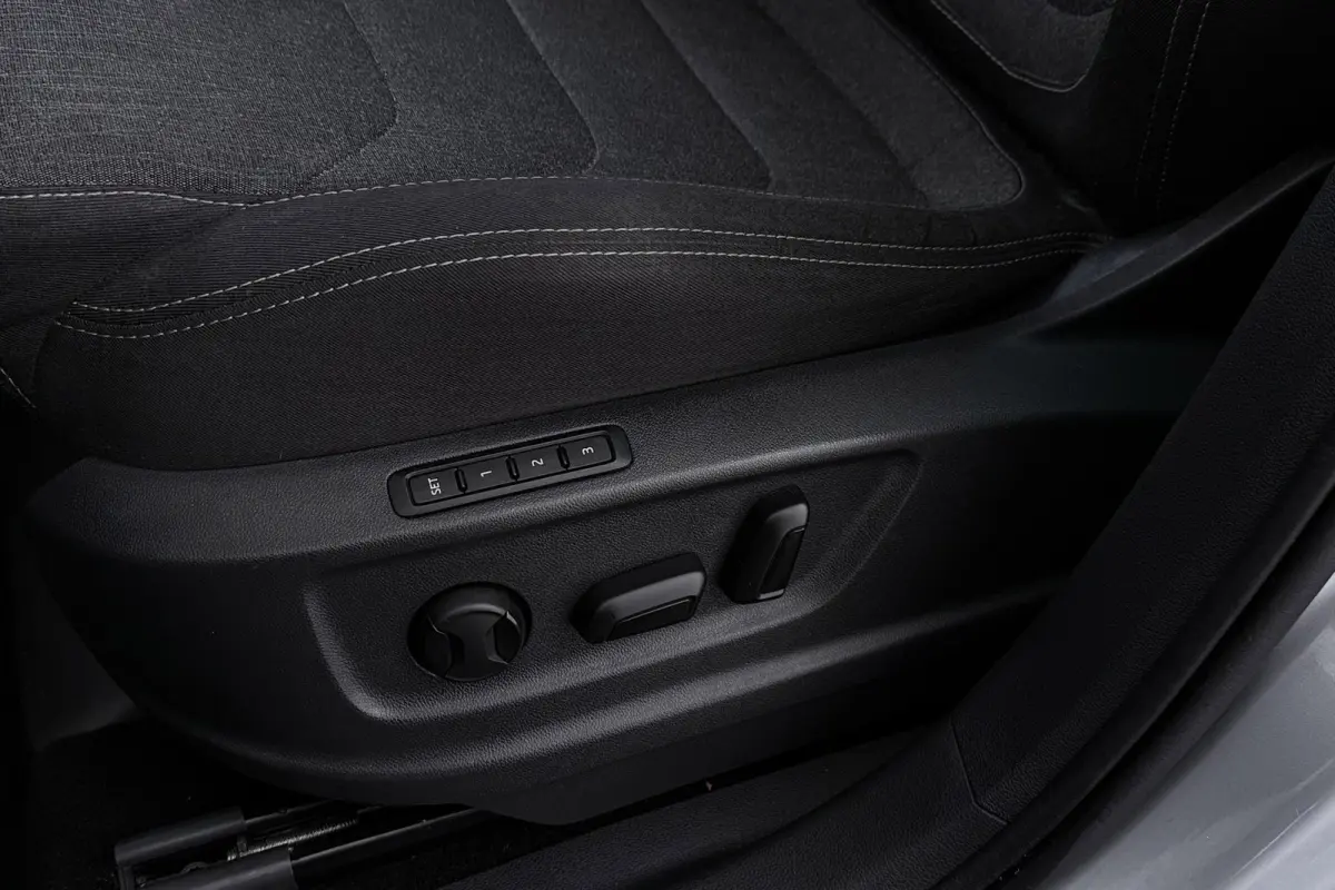 1.4 TSI ACT Style Business 7p. | Uitklap Trekhaak | CarPlay | Stoelverwarming | Camera | Canton Audio |
