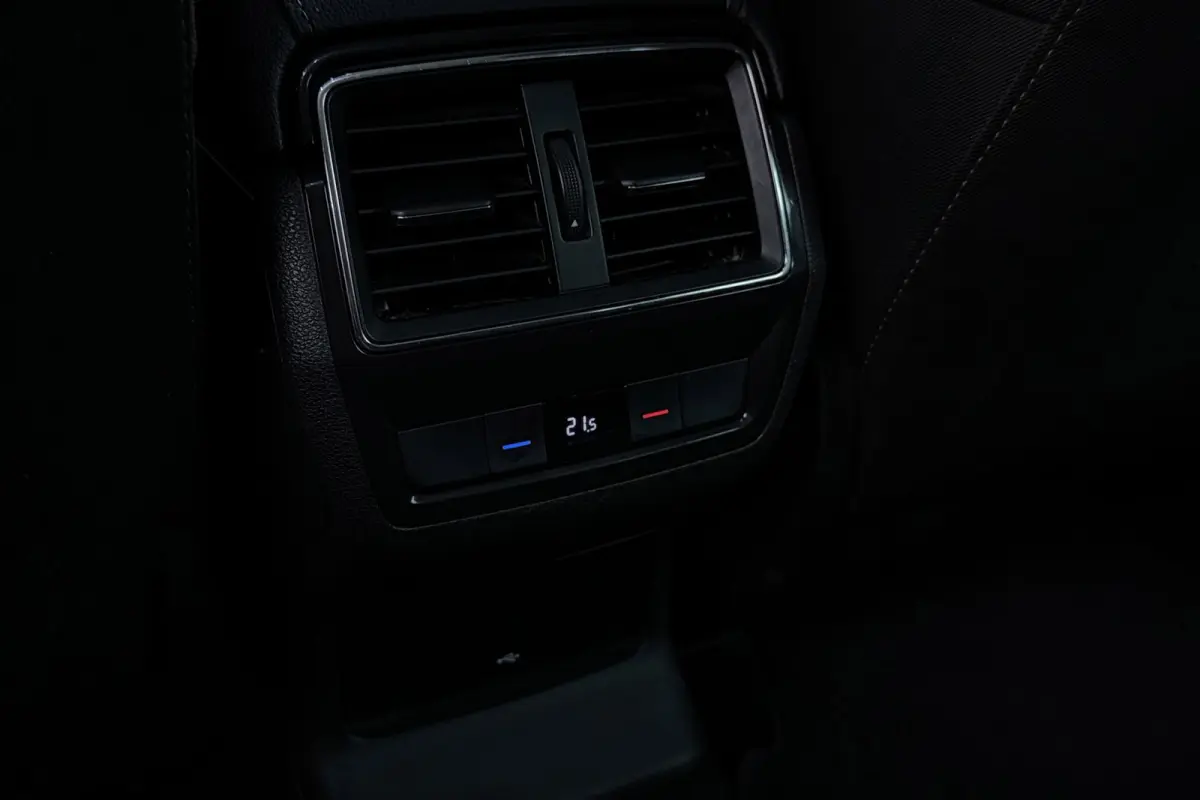 1.4 TSI ACT Style Business 7p. | Uitklap Trekhaak | CarPlay | Stoelverwarming | Camera | Canton Audio |