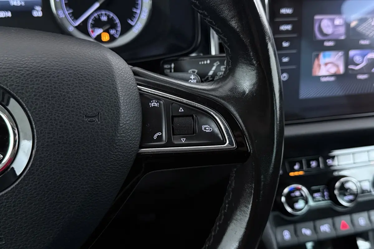 1.4 TSI ACT Style Business 7p. | Uitklap Trekhaak | CarPlay | Stoelverwarming | Camera | Canton Audio |