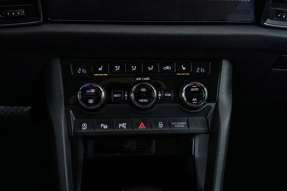 1.4 TSI ACT Style Business 7p. | Uitklap Trekhaak | CarPlay | Stoelverwarming | Camera | Canton Audio |