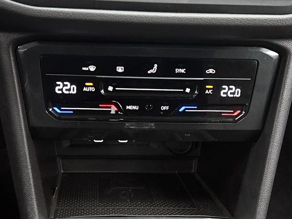 1.4 TSI eHybrid Business CAMERA | NAVI & CARPLAY | AD-CRUISE