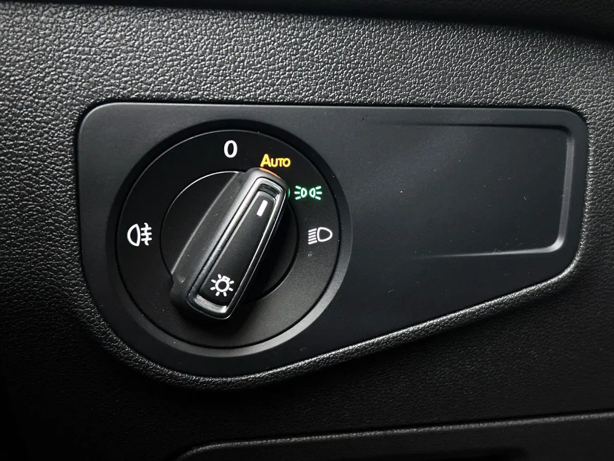 1.4 TSI eHybrid Business CAMERA | NAVI & CARPLAY | AD-CRUISE
