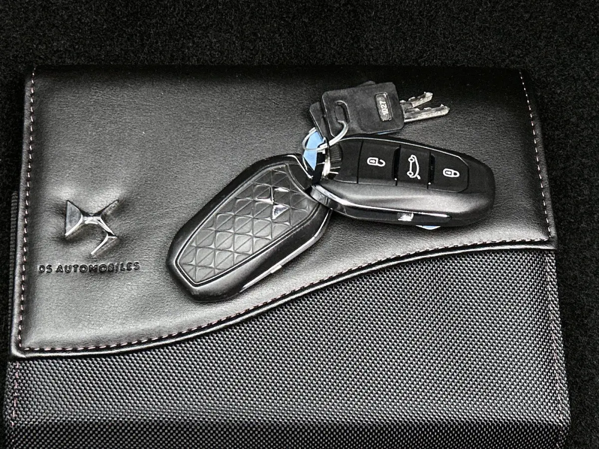 1.2 130pk Performance Line | Trekhaak | Navigatie | Apple Carplay/Android Auto | Camera | Climate Control | Cruise Control | 18"LMV |
