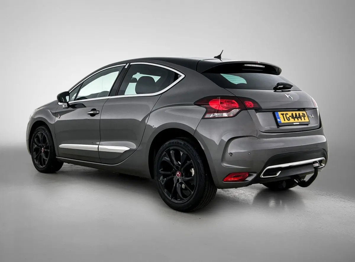 1.2 130pk Performance Line | Trekhaak | Navigatie | Apple Carplay/Android Auto | Camera | Climate Control | Cruise Control | 18"LMV |