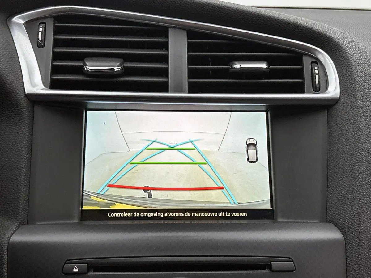 1.2 130pk Performance Line | Trekhaak | Navigatie | Apple Carplay/Android Auto | Camera | Climate Control | Cruise Control | 18"LMV |
