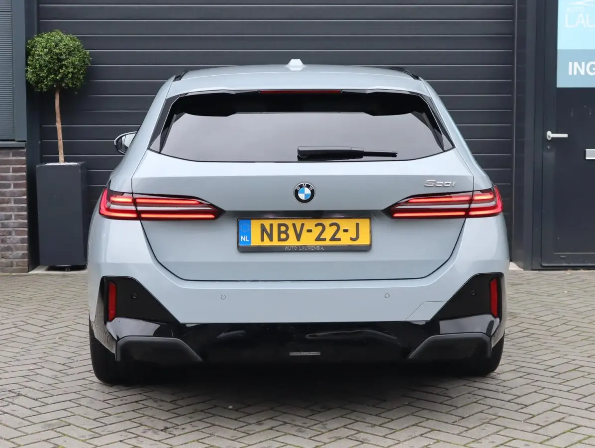 520i | Pano | 360 Camera | HUD | Trekhaak | Bowers & Wilkins